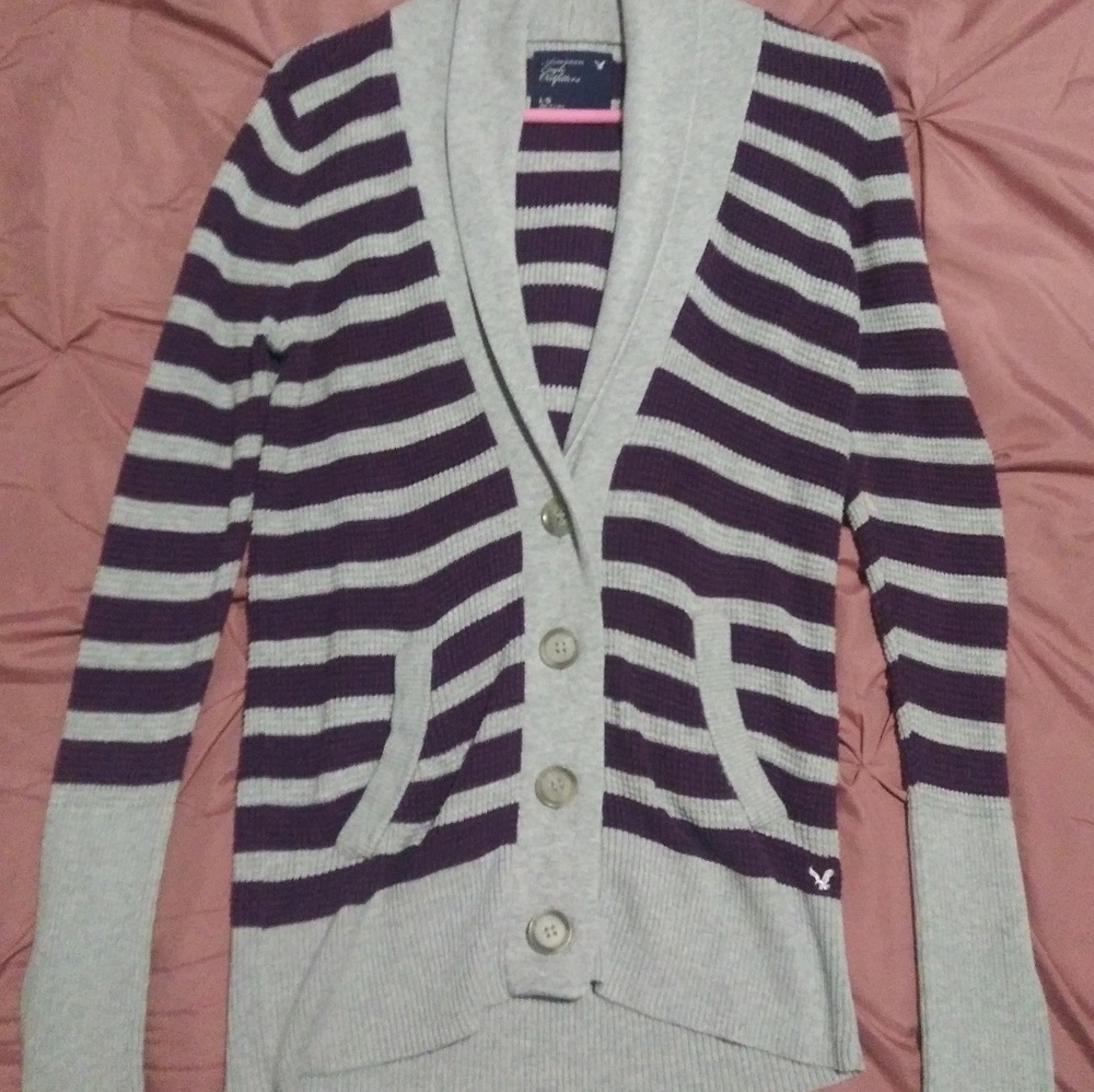 Sueter - Picture 2 of 3